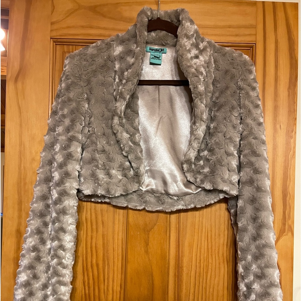 KenzieGirl plush gray crop jacket size small